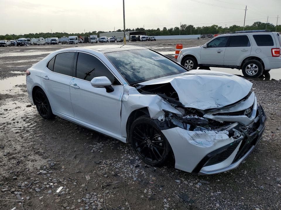 2023 TOYOTA CAMRY XSE 4