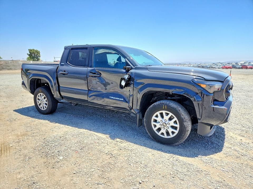 2025 TOYOTA TACOMA SR5 4