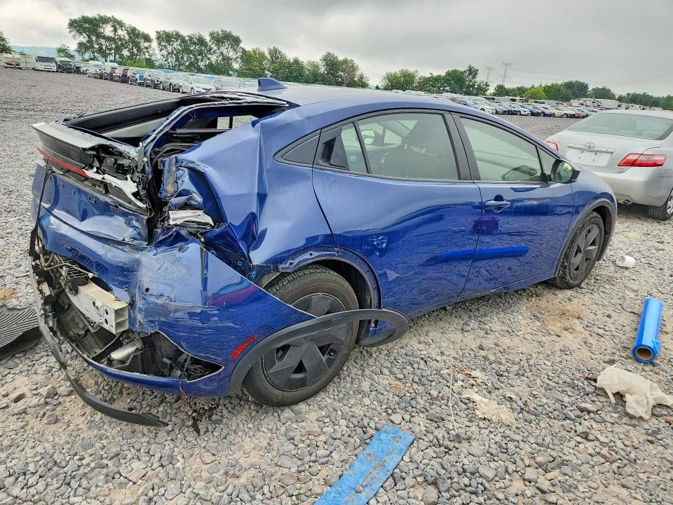 2023 TOYOTA PRIUS LE LE 3