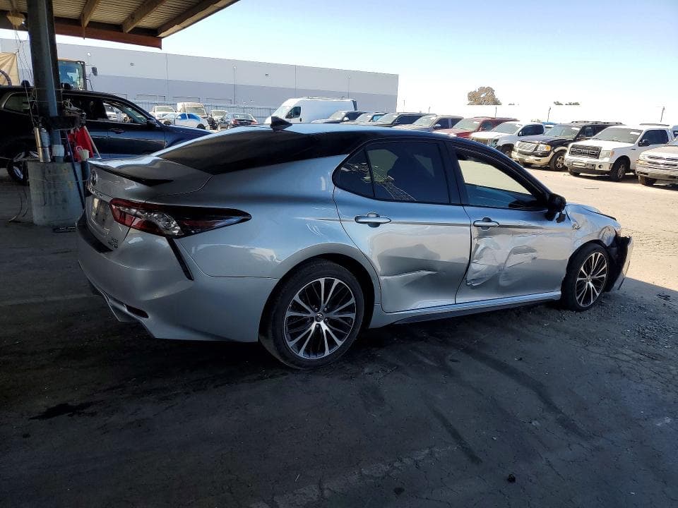 2021 TOYOTA CAMRY XSE 3