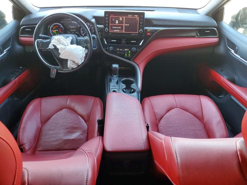 2021 TOYOTA CAMRY XSE 8
