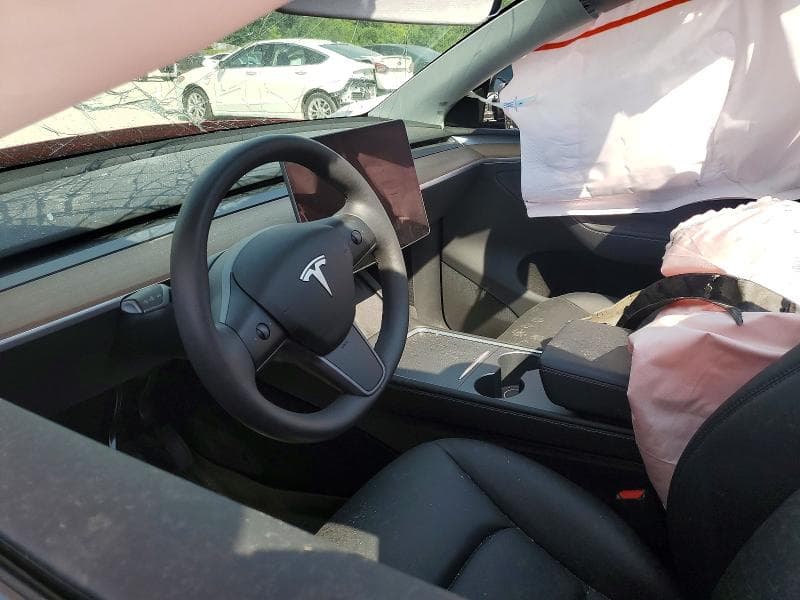 2023 TESLA MODEL Y 8