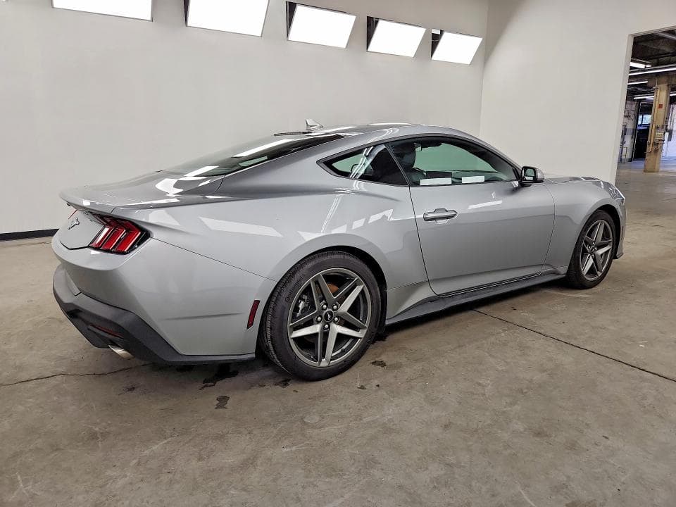 2026 FORD MUSTANG 3
