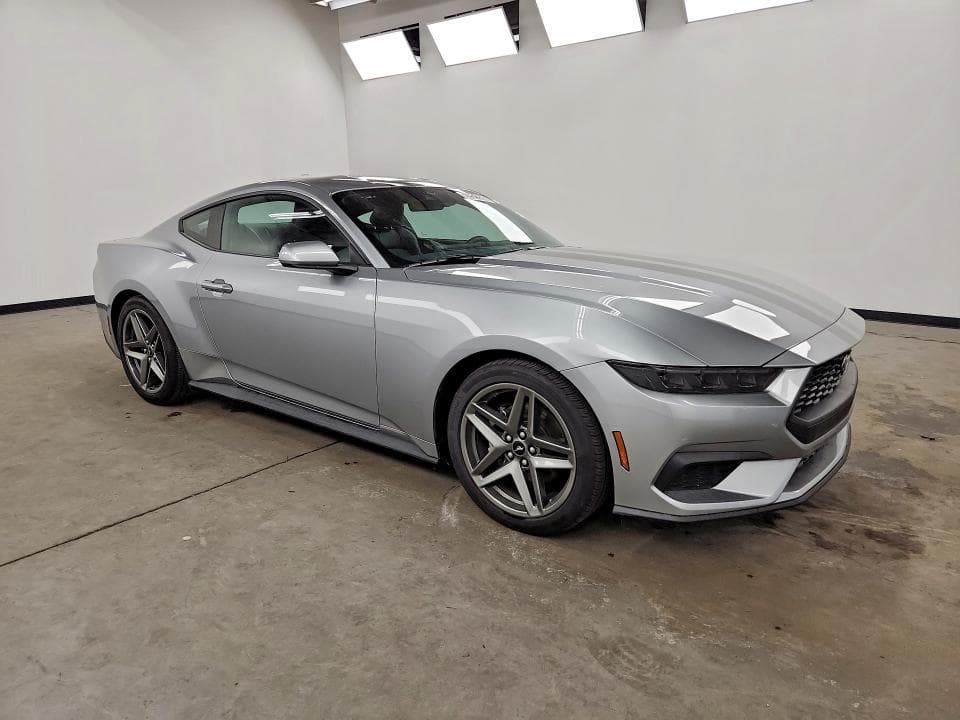 2026 FORD MUSTANG 4