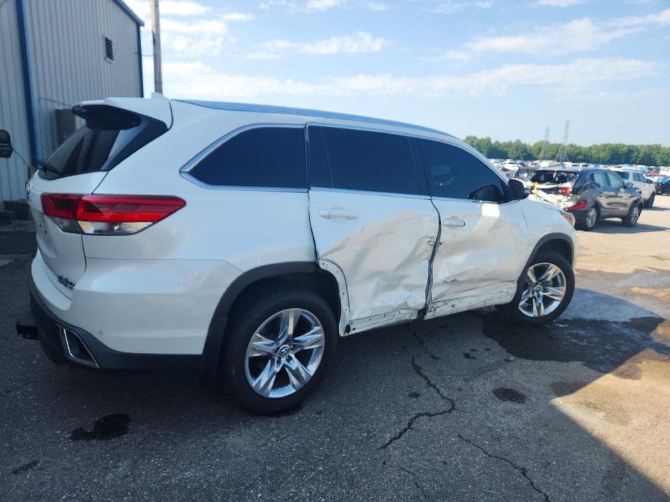 2018 TOYOTA HIGHLANDER LIMITED 3