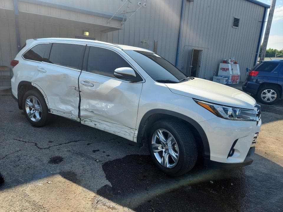 2018 TOYOTA HIGHLANDER LIMITED 4