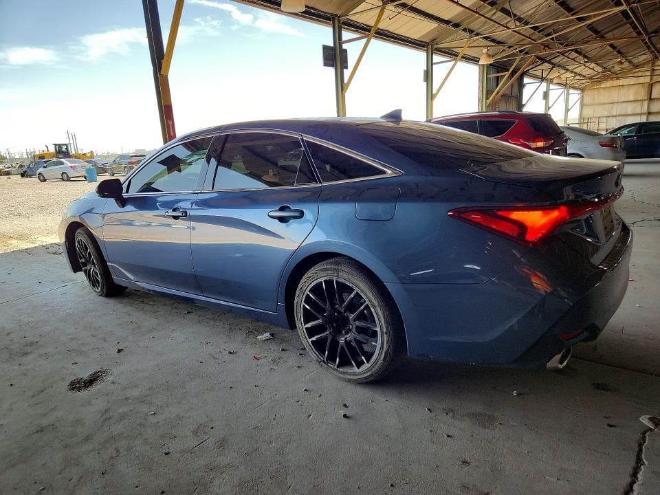 2022 TOYOTA AVALON XLE 2