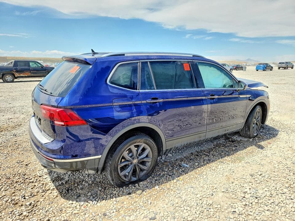 2023 VOLKSWAGEN TIGUAN SE 3