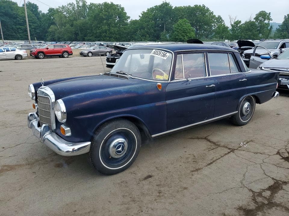 1965 MERCEDES-BENZ 190 E - 1