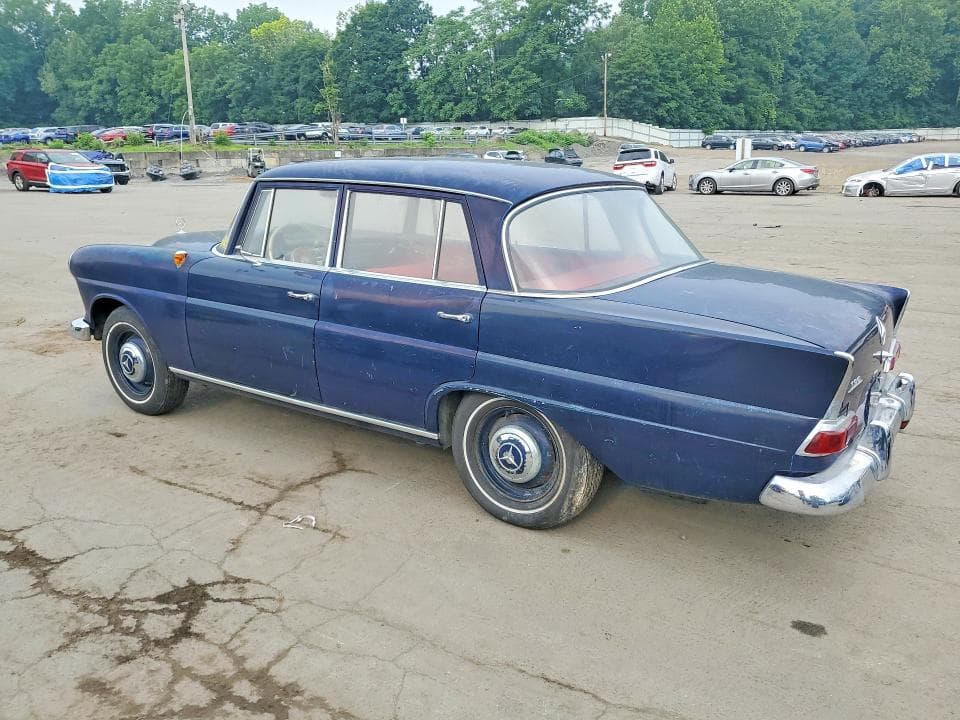 1965 MERCEDES-BENZ 190 E 2