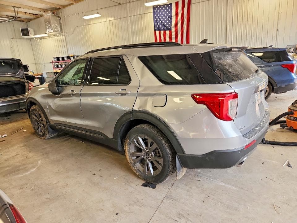 2021 FORD EXPLORER XLT 2