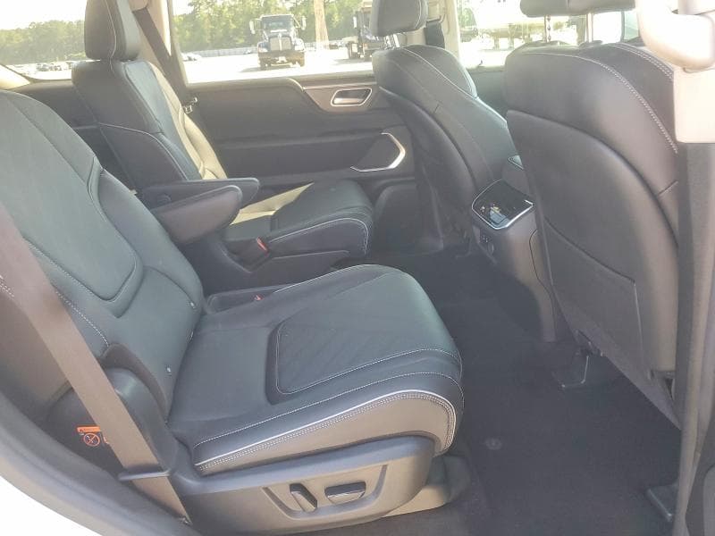 2025 INFINITI QX80 LUXE 11