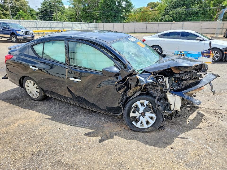 2018 NISSAN VERSA 4