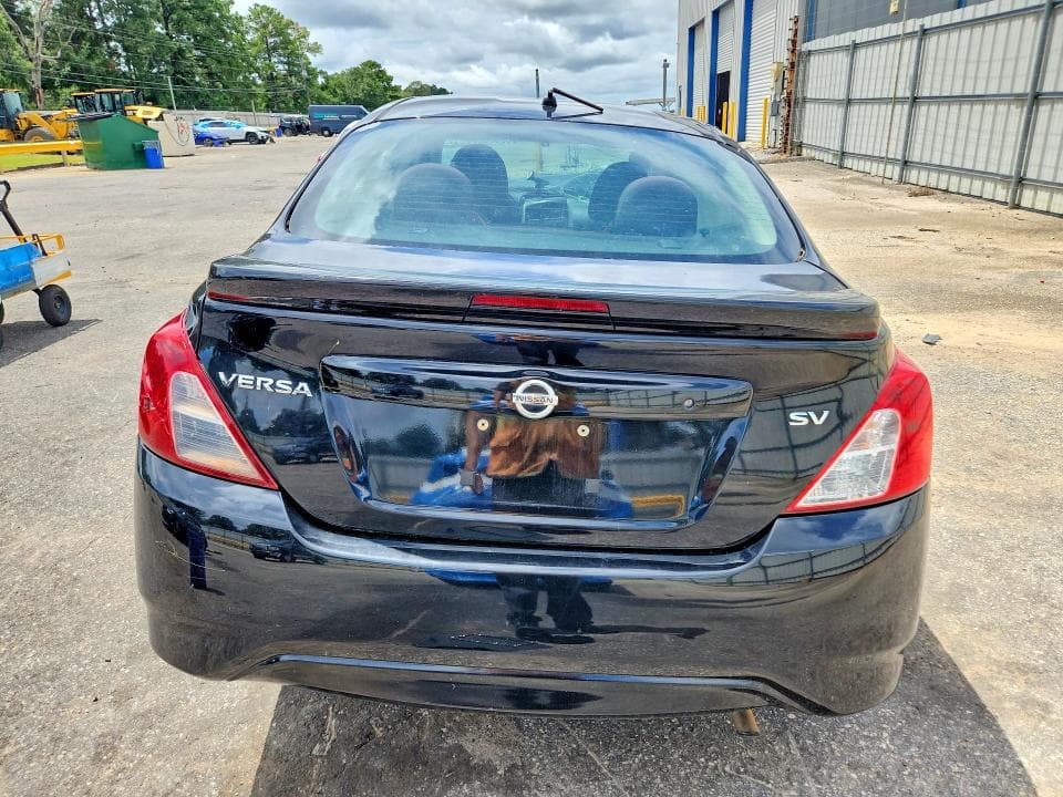 2018 NISSAN VERSA 6