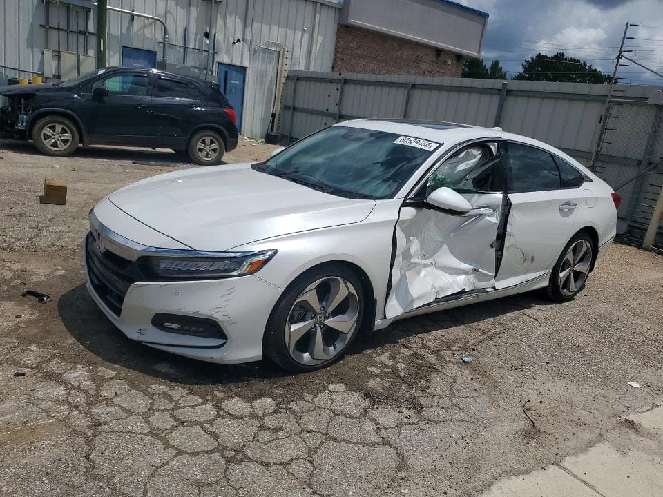 2019 HONDA ACCORD TOURING 1