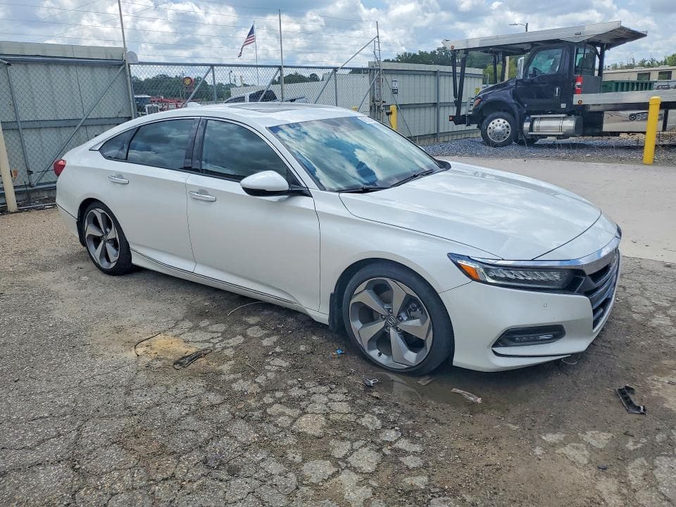 2019 HONDA ACCORD TOURING 4