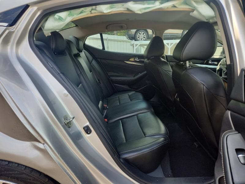 2021 NISSAN MAXIMA SV 10