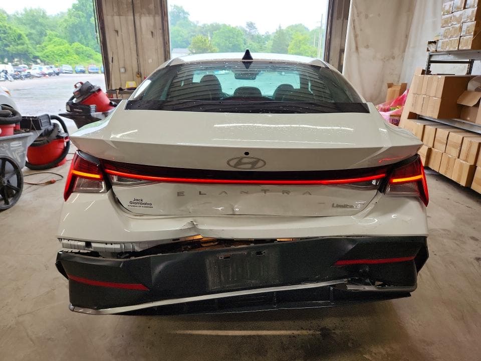 2025 HYUNDAI ELANTRA LIMITED 12