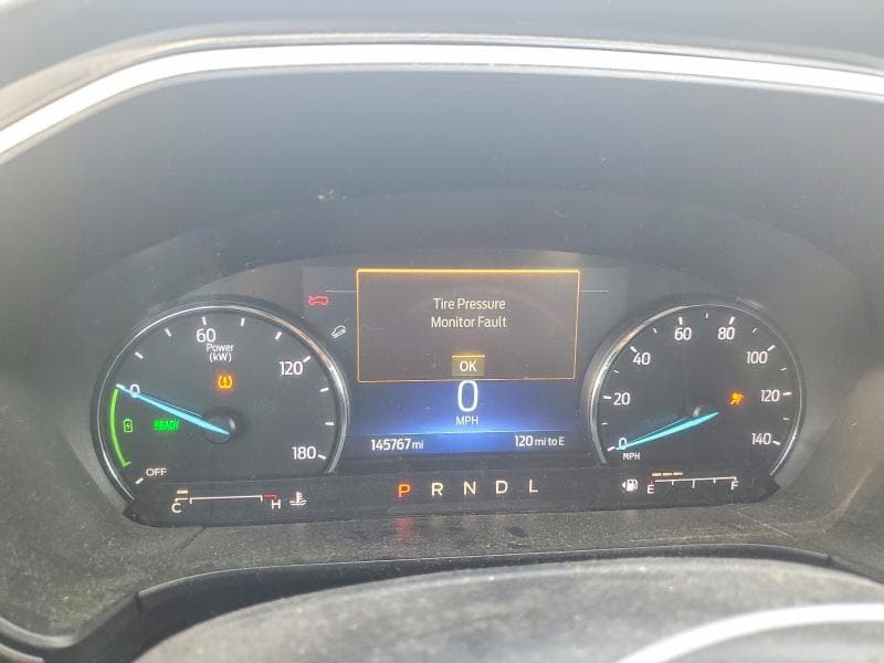 2021 FORD ESCAPE SE 9