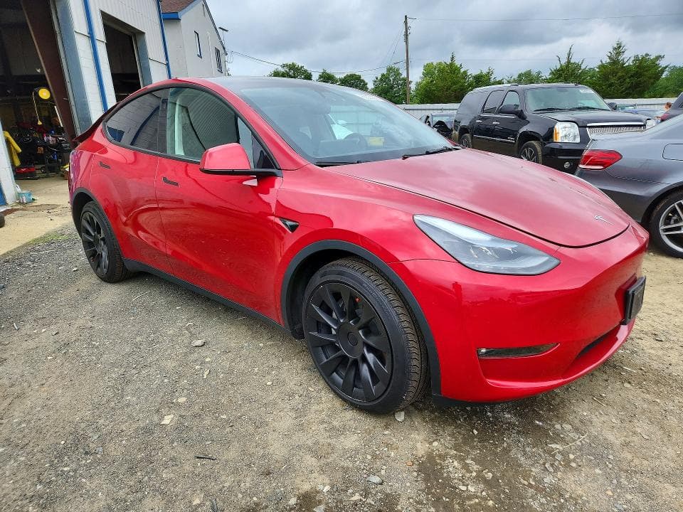 2023 TESLA MODEL Y 4