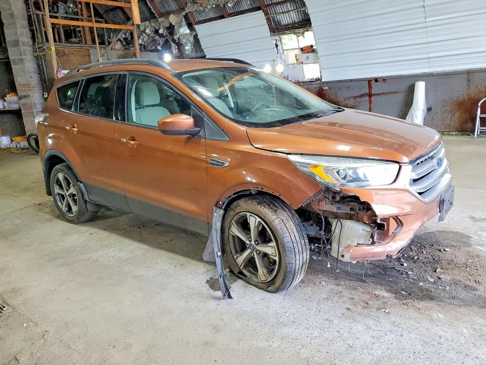 2017 FORD ESCAPE SE 4