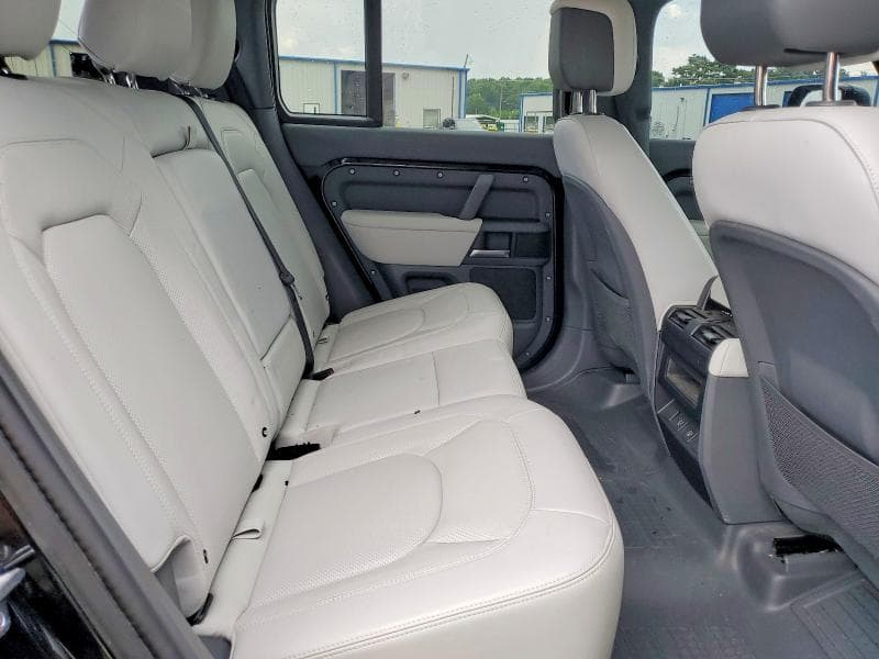 2025 LAND ROVER DEFENDER 110 X-DYNAMIC SE 11