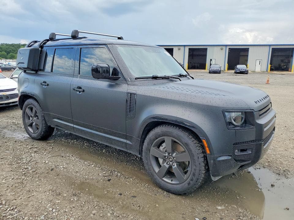 2025 LAND ROVER DEFENDER 110 X-DYNAMIC SE 4