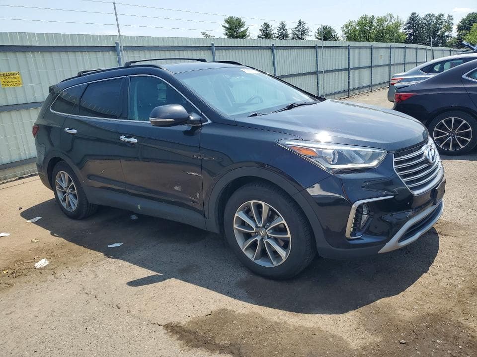 2017 HYUNDAI SANTA FE SE 4