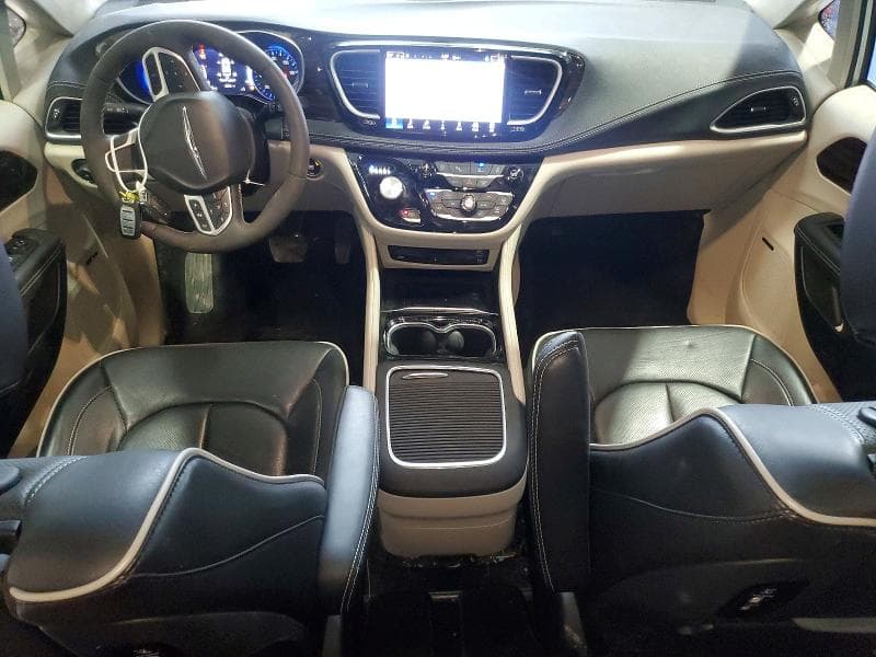 2024 CHRYSLER PACIFICA LIMITED 8