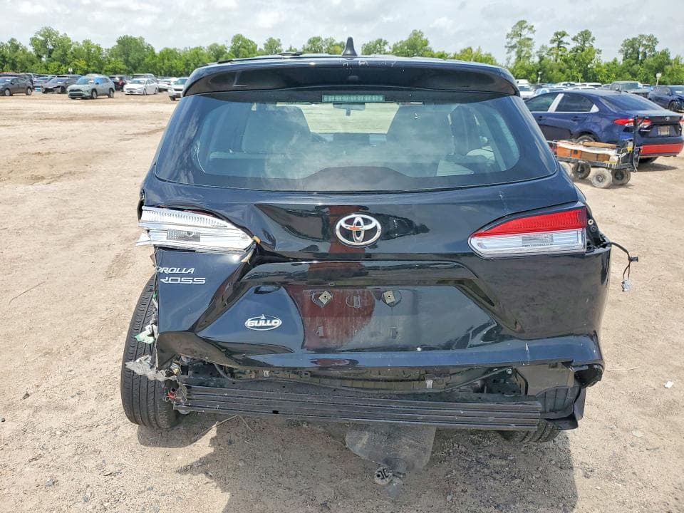 2025 TOYOTA COROLLA CROSS L 6