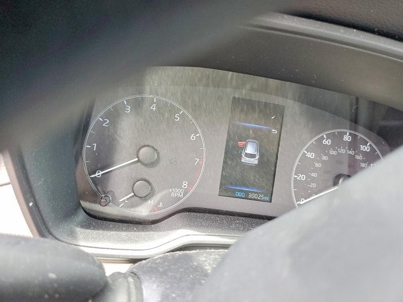 2025 TOYOTA COROLLA CROSS L 9