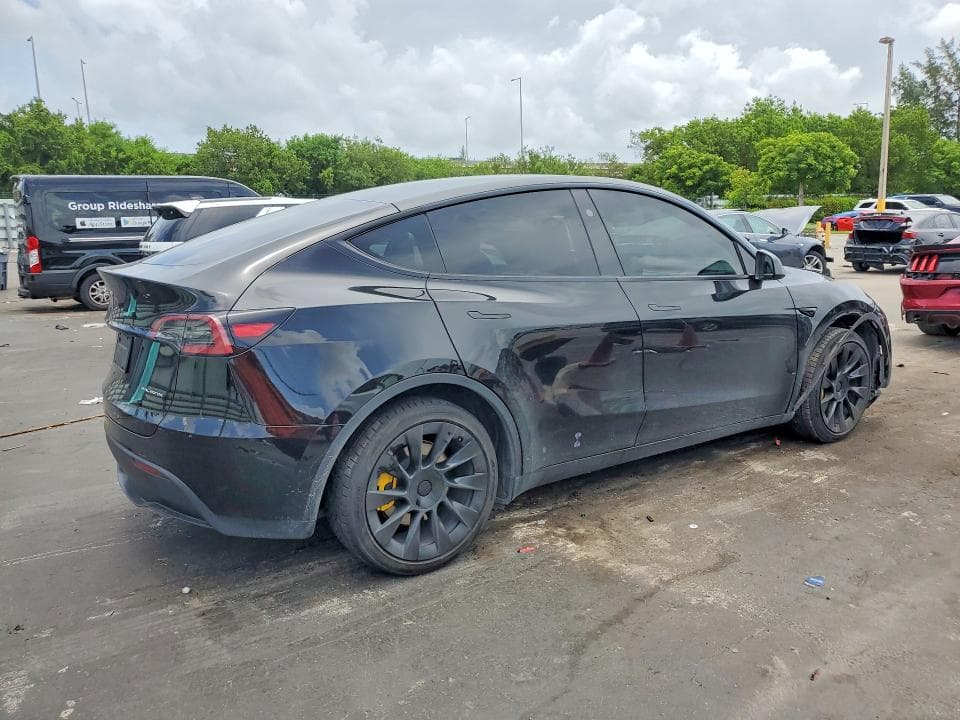 2024 TESLA MODEL Y 3