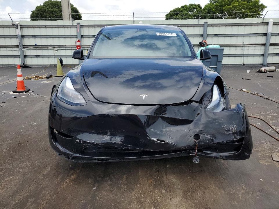 2024 TESLA MODEL Y 5