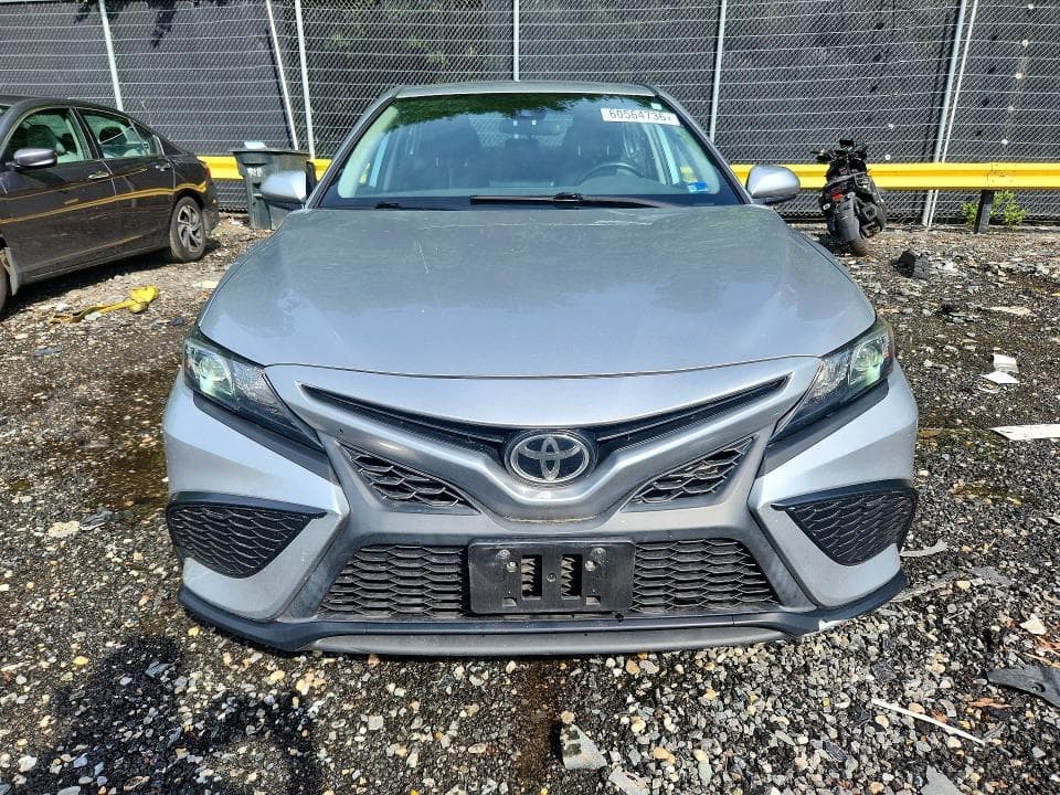 2021 TOYOTA CAMRY SE 5