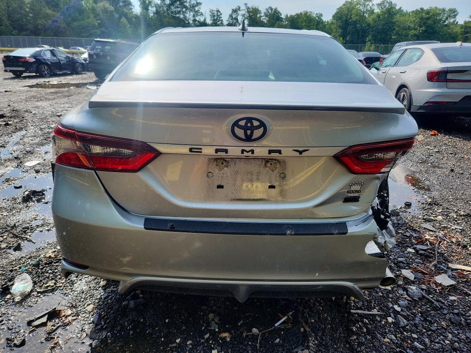 2021 TOYOTA CAMRY SE 6