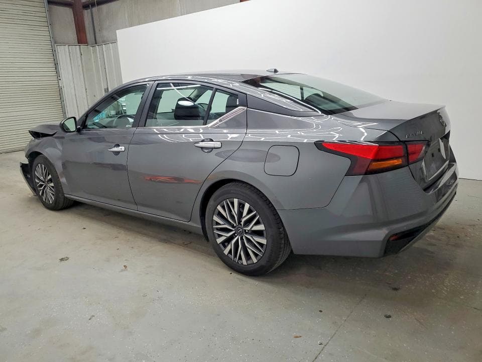 2025 NISSAN ALTIMA SV 2