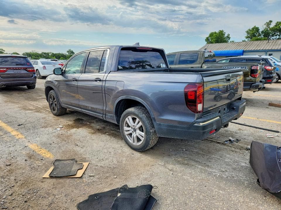 2017 HONDA RIDGELINE RT 2
