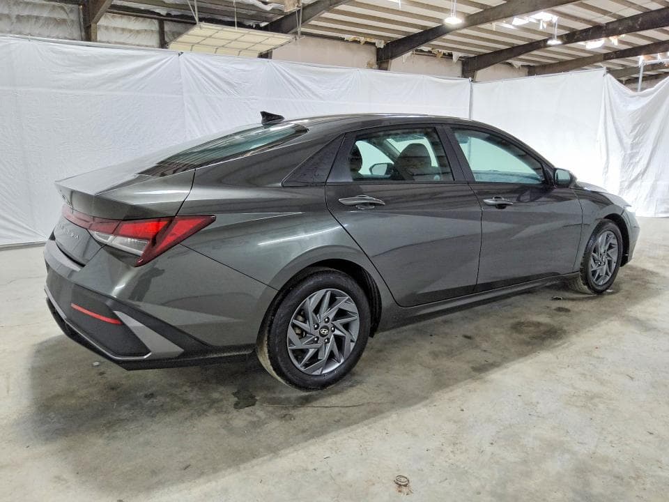 2024 HYUNDAI ELANTRA SEL 3