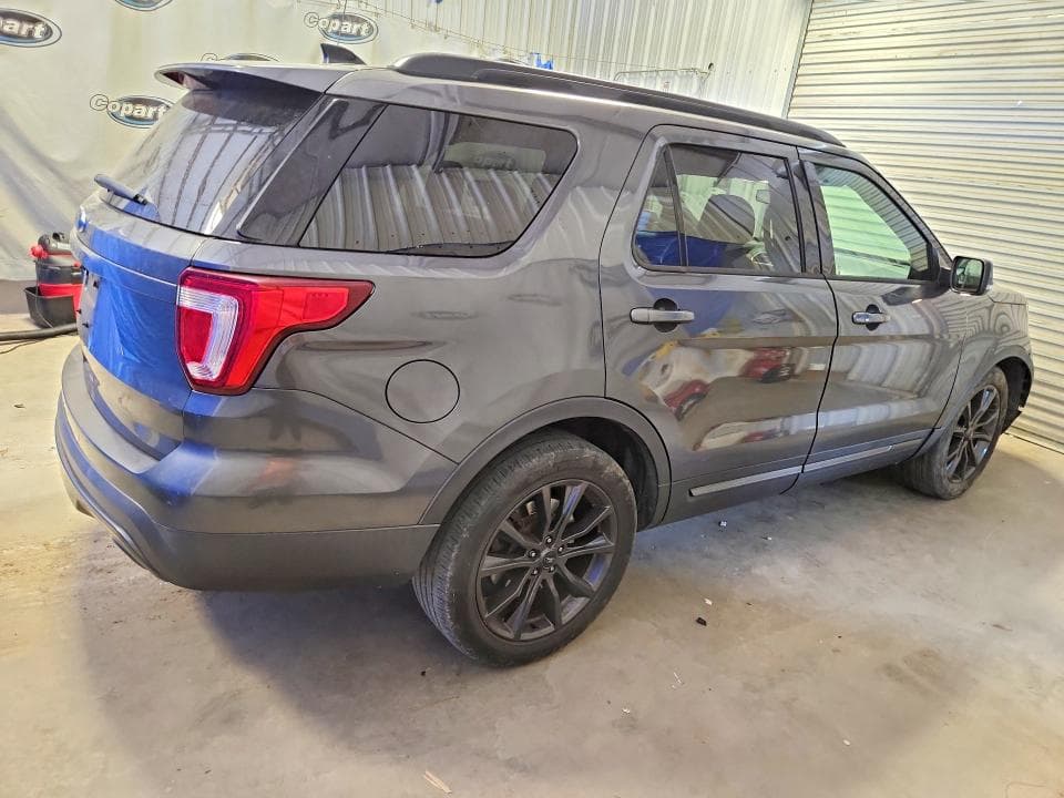 2017 FORD EXPLORER XLT 3