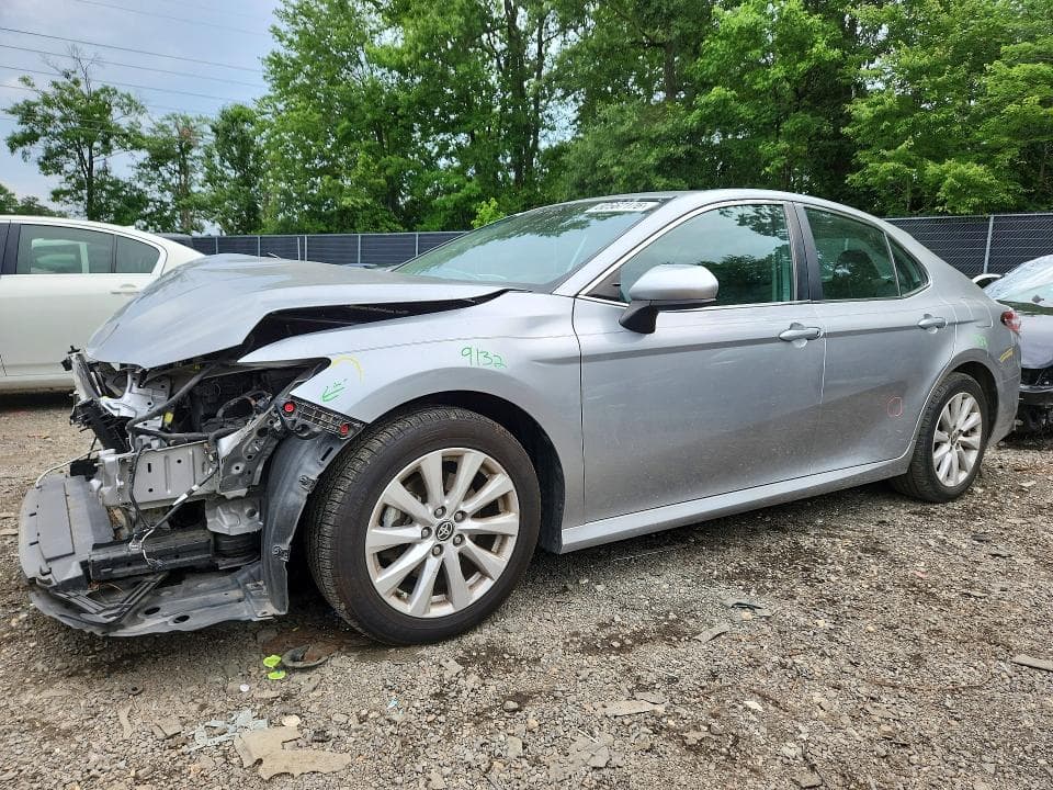 2020 TOYOTA CAMRY LE 1