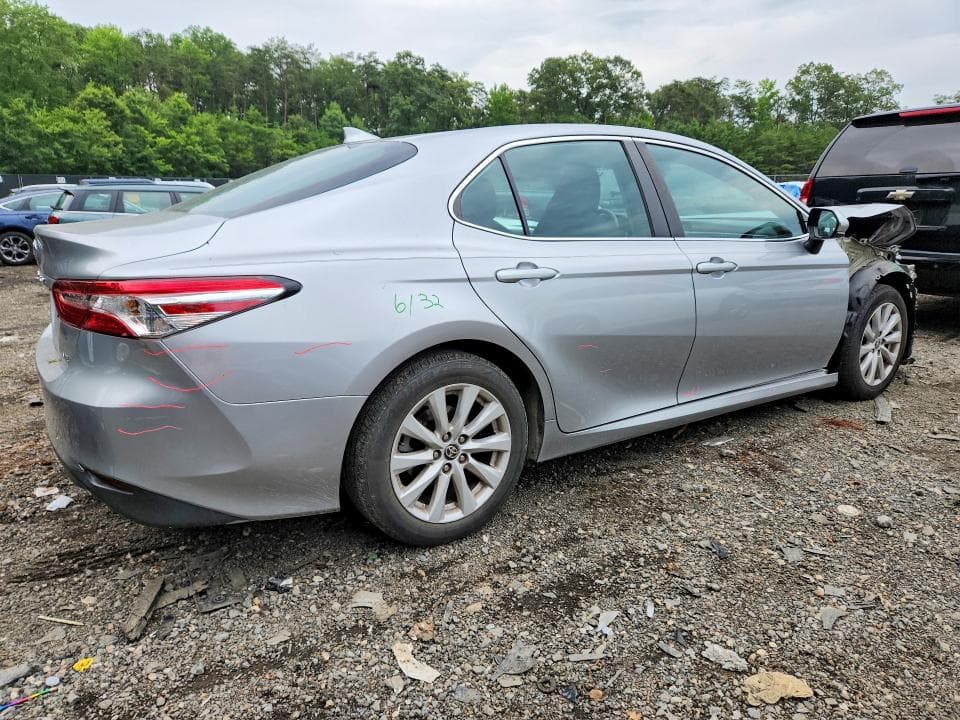 2020 TOYOTA CAMRY LE 3