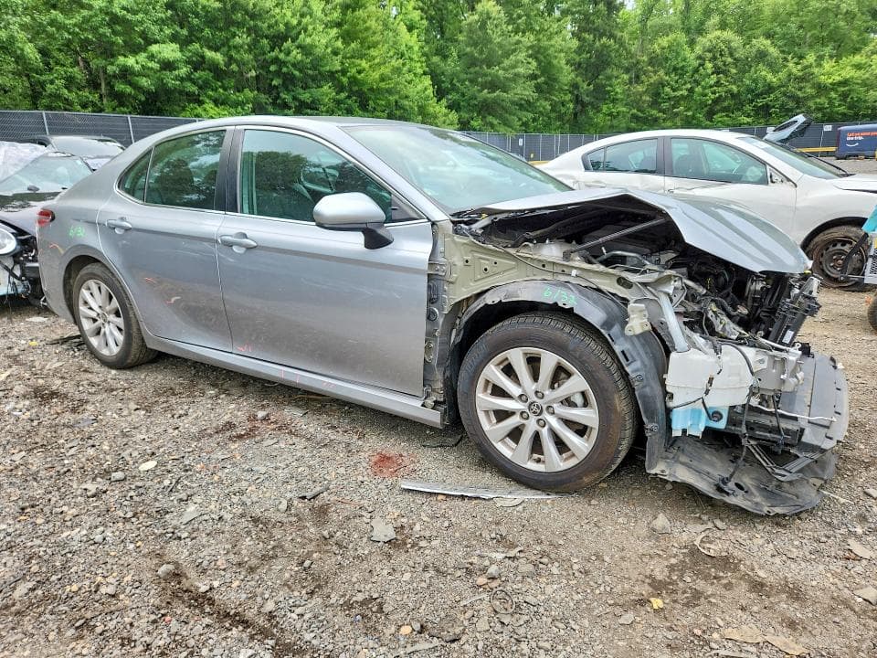 2020 TOYOTA CAMRY LE 4