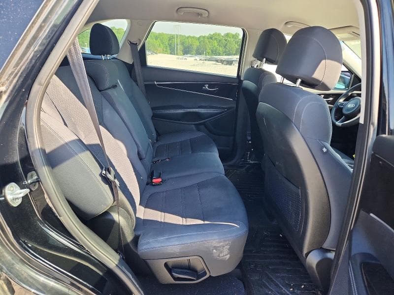2017 KIA SORENTO LX 11