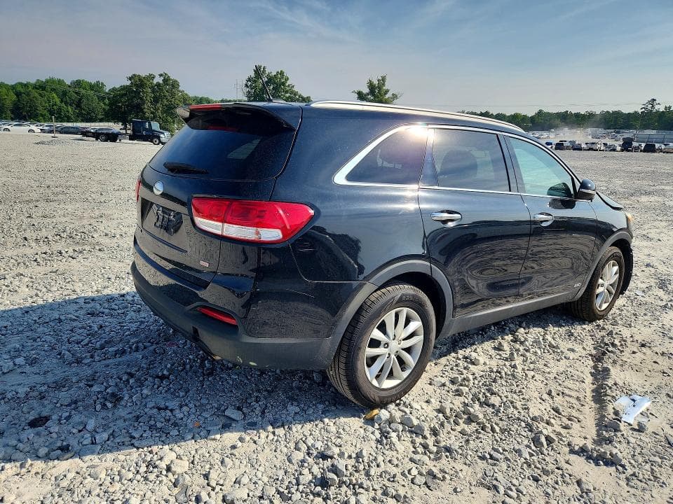 2017 KIA SORENTO LX 3