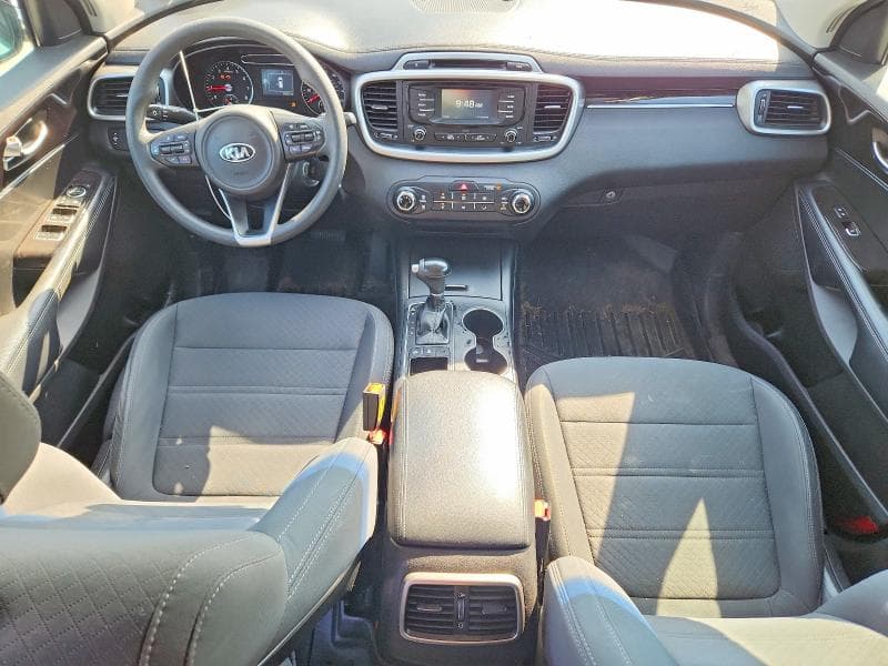 2017 KIA SORENTO LX 8