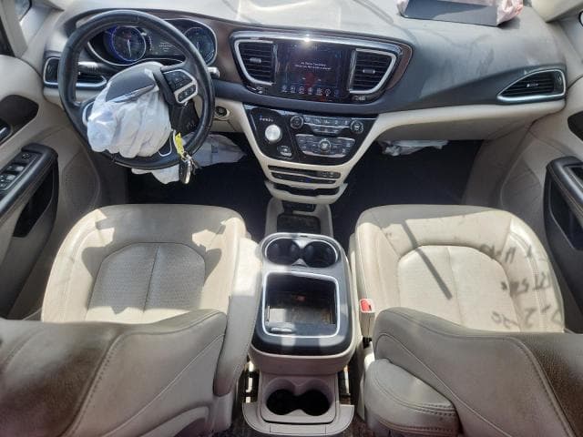 2019 CHRYSLER PACIFICA TOURING L PLUS 8