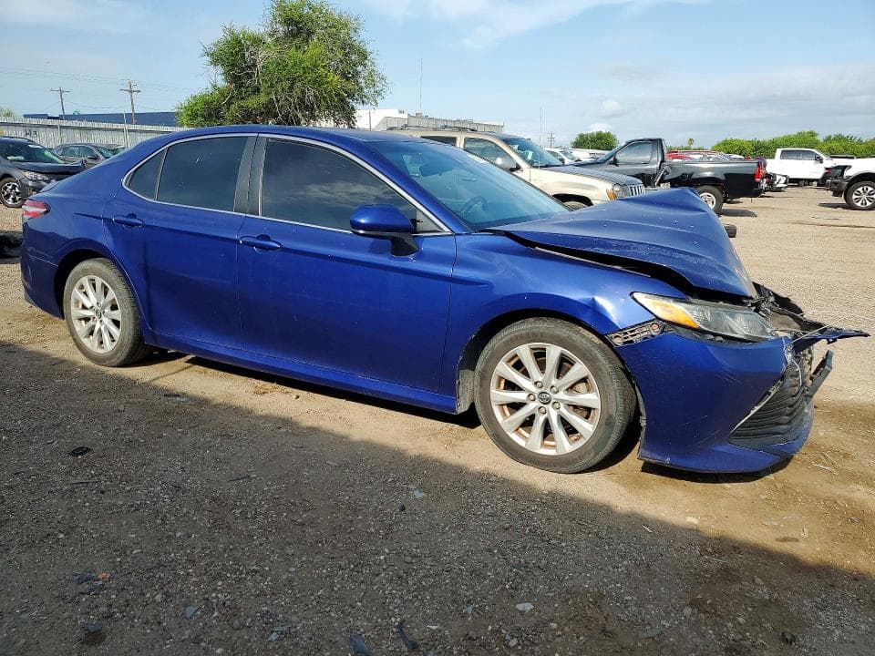 2018 TOYOTA CAMRY LE 4