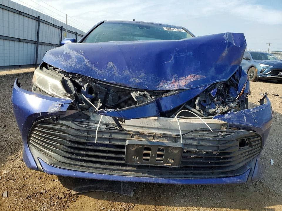 2018 TOYOTA CAMRY LE 5