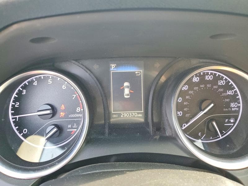 2018 TOYOTA CAMRY LE 9