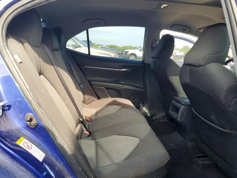 2018 TOYOTA CAMRY LE 10